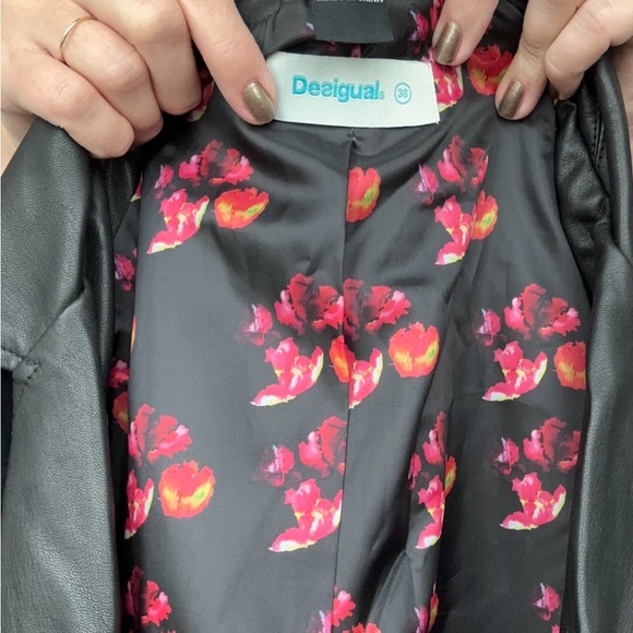 Desigual Black Faux Leather Jacket with Knit Floral Sleeves, Size 36 Small - Picture 6 of 7